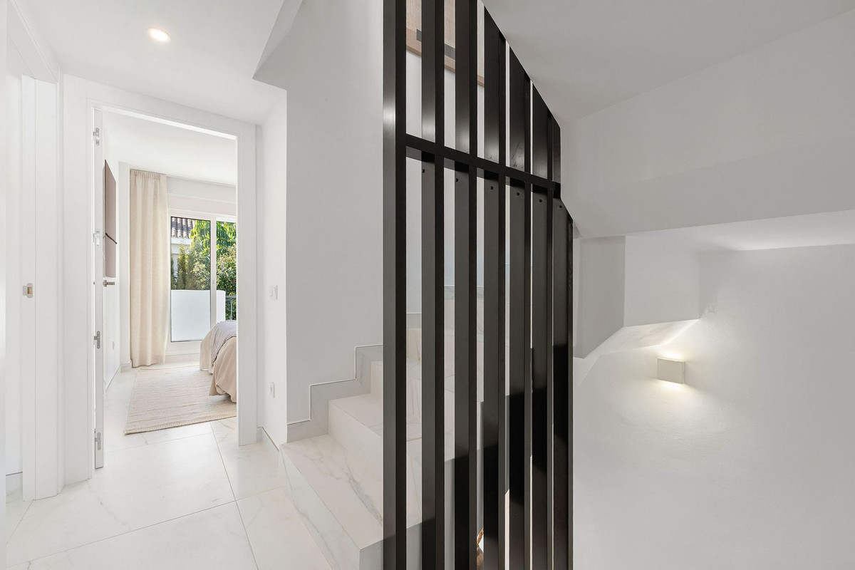 3 Bed Townhouse for sale in Nueva Andalucía Costa Del Sol, Málaga, Spain