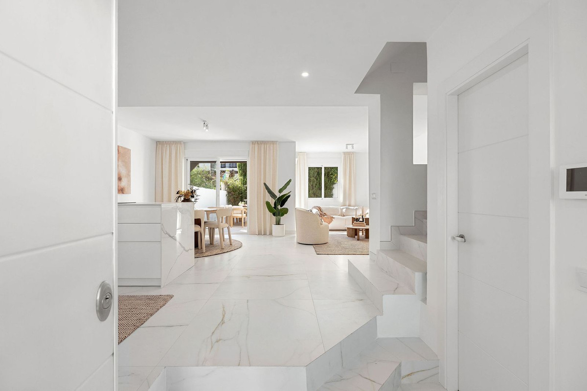 3 Bed Townhouse for sale in Nueva Andalucía Costa Del Sol, Málaga, Spain