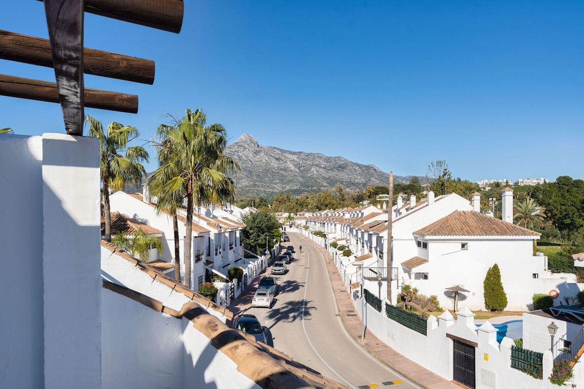 3 Bed Townhouse for sale in Nueva Andalucía Costa Del Sol, Málaga, Spain