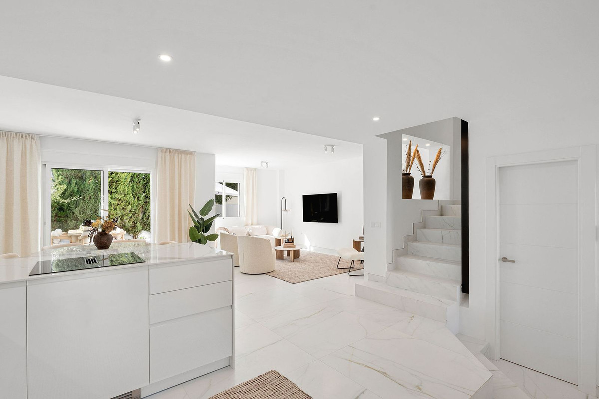 3 Bed Townhouse for sale in Nueva Andalucía Costa Del Sol, Málaga, Spain