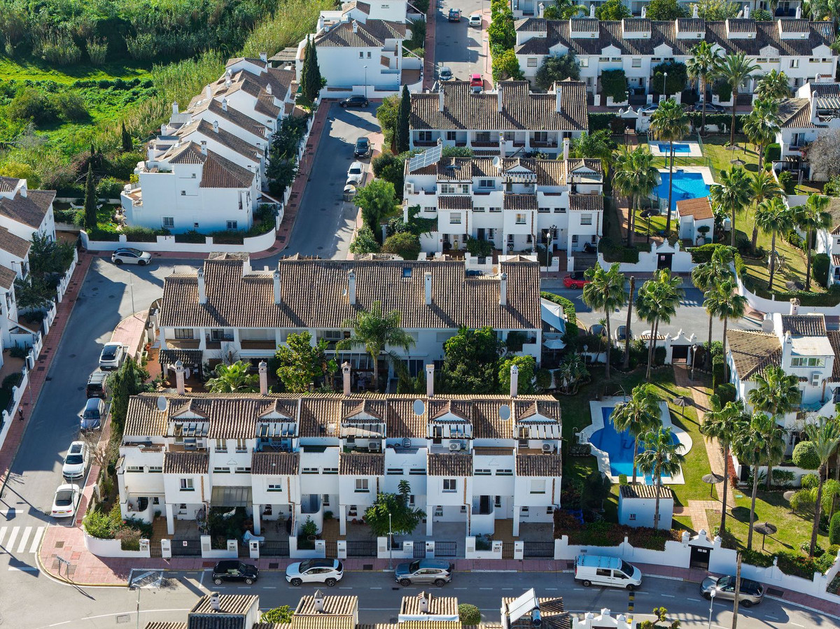 3 Bed Townhouse for sale in Nueva Andalucía Costa Del Sol, Málaga, Spain