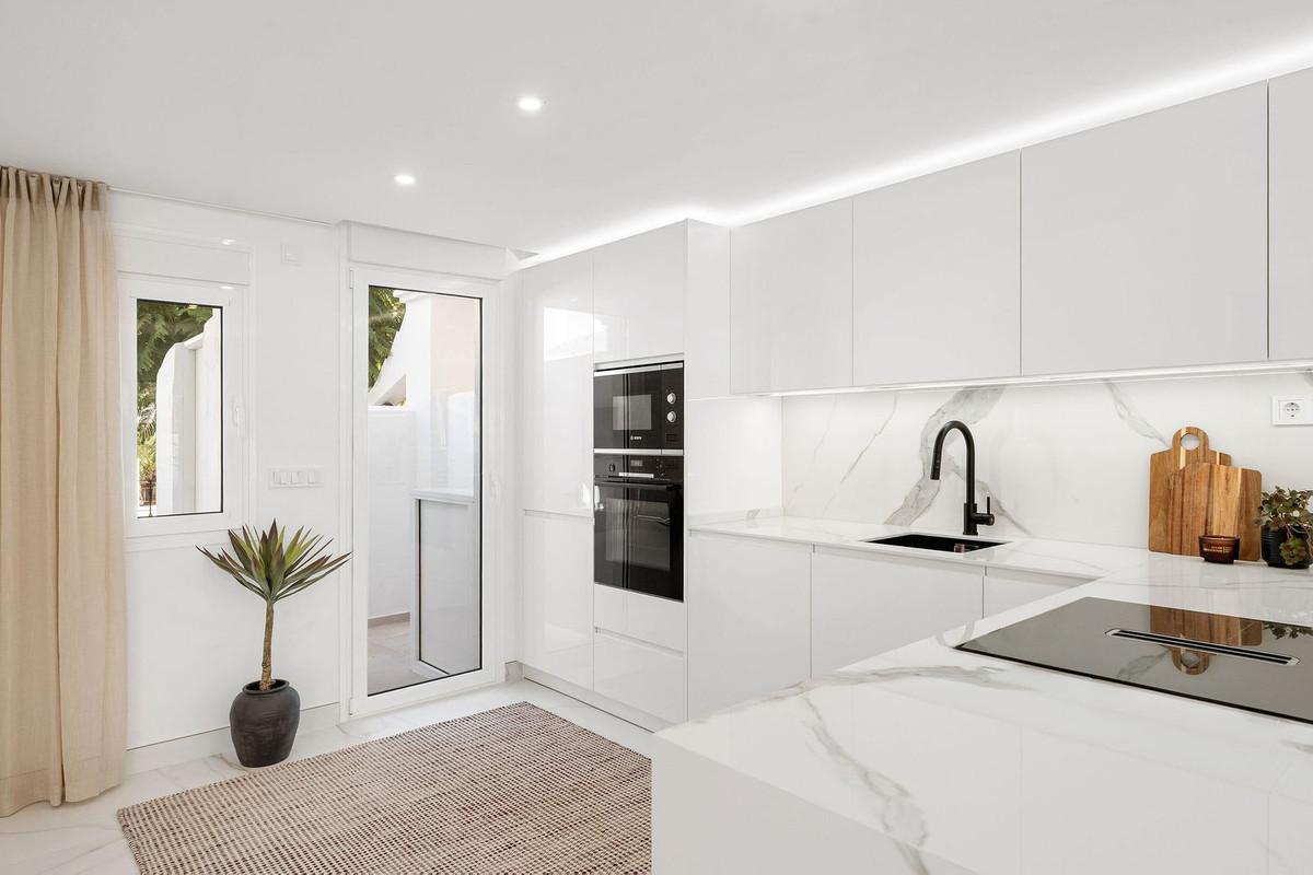 3 Bed Townhouse for sale in Nueva Andalucía Costa Del Sol, Málaga, Spain