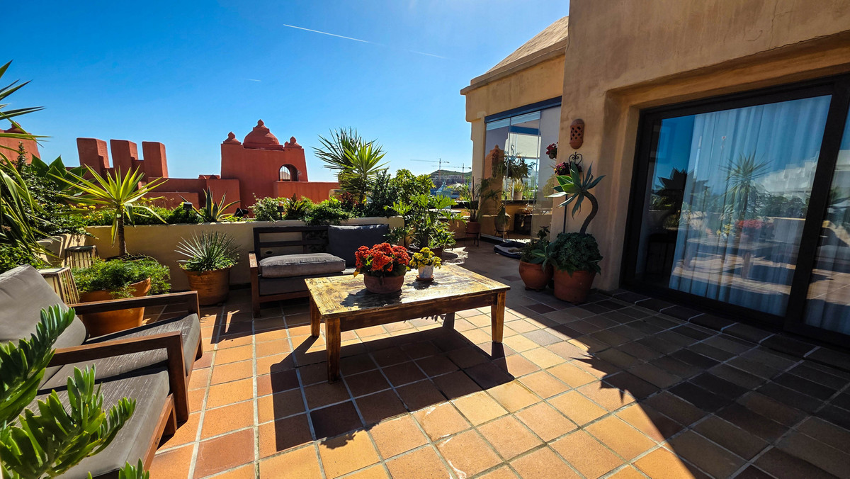 3 Bed Apartment for sale in La Duquesa Costa Del Sol, Málaga, Spain