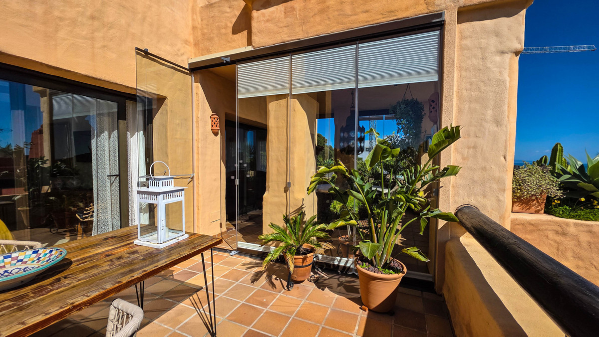 3 Bed Apartment for sale in La Duquesa Costa Del Sol, Málaga, Spain