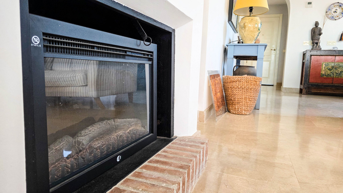 3 Bed Apartment for sale in La Duquesa Costa Del Sol, Málaga, Spain