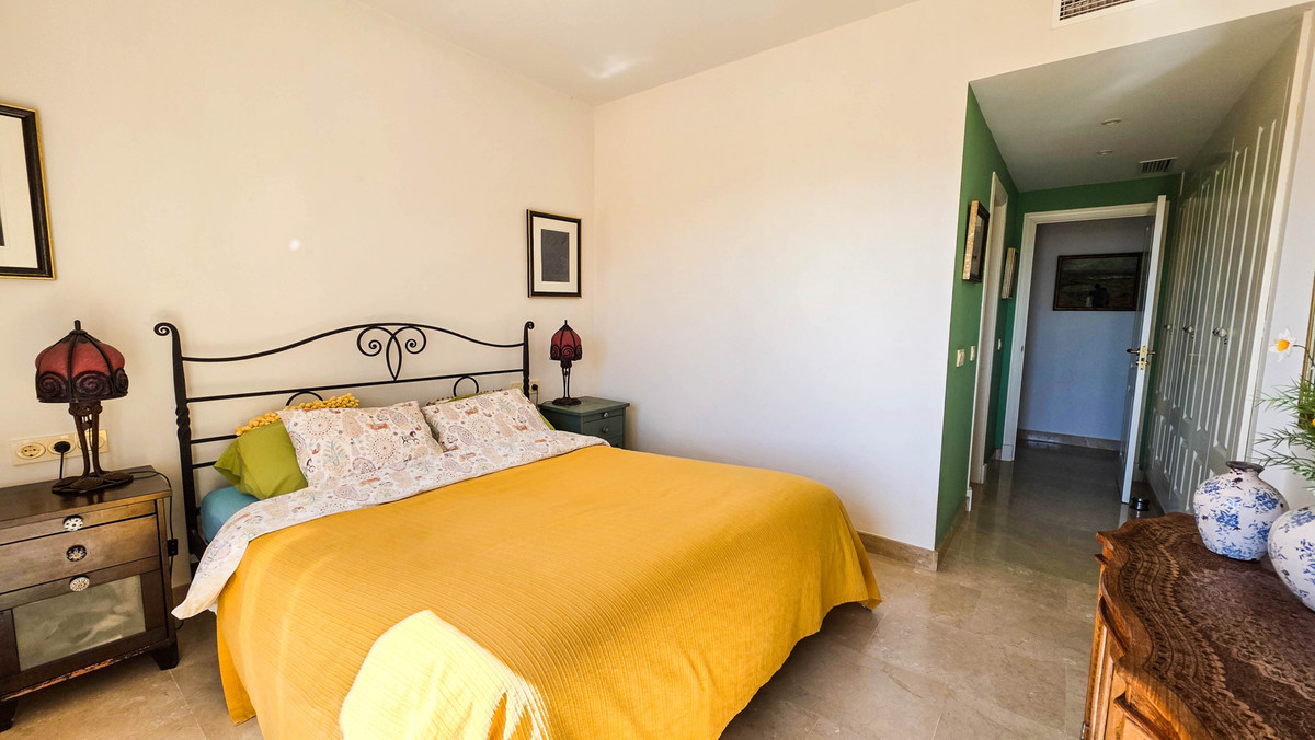 3 Bed Apartment for sale in La Duquesa Costa Del Sol, Málaga, Spain