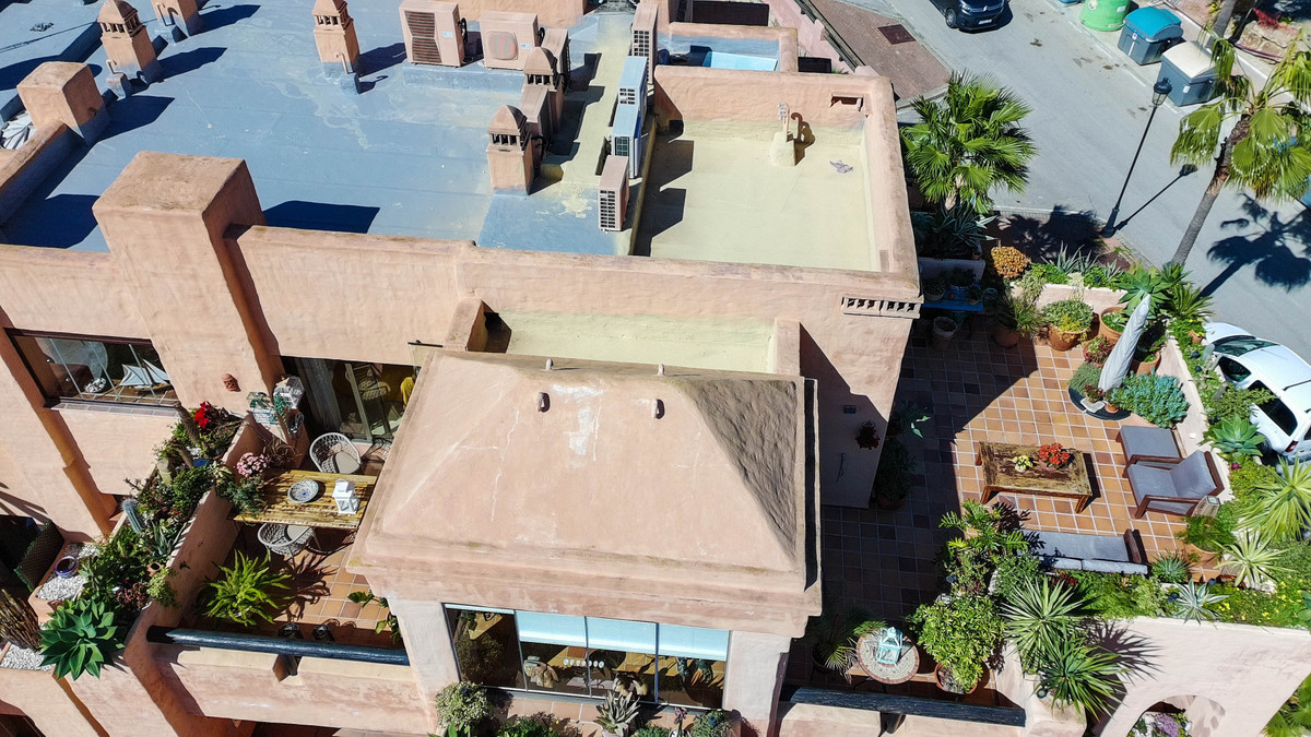 3 Bed Apartment for sale in La Duquesa Costa Del Sol, Málaga, Spain