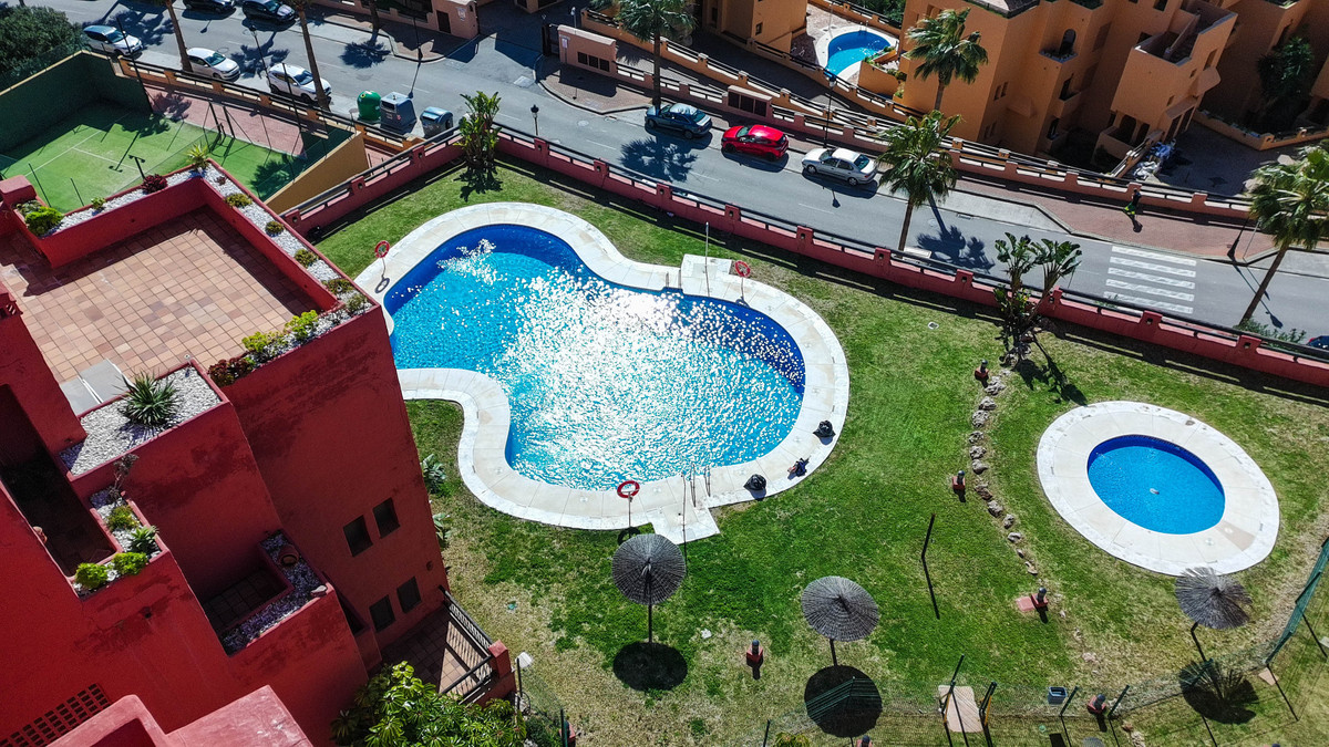 3 Bed Apartment for sale in La Duquesa Costa Del Sol, Málaga, Spain