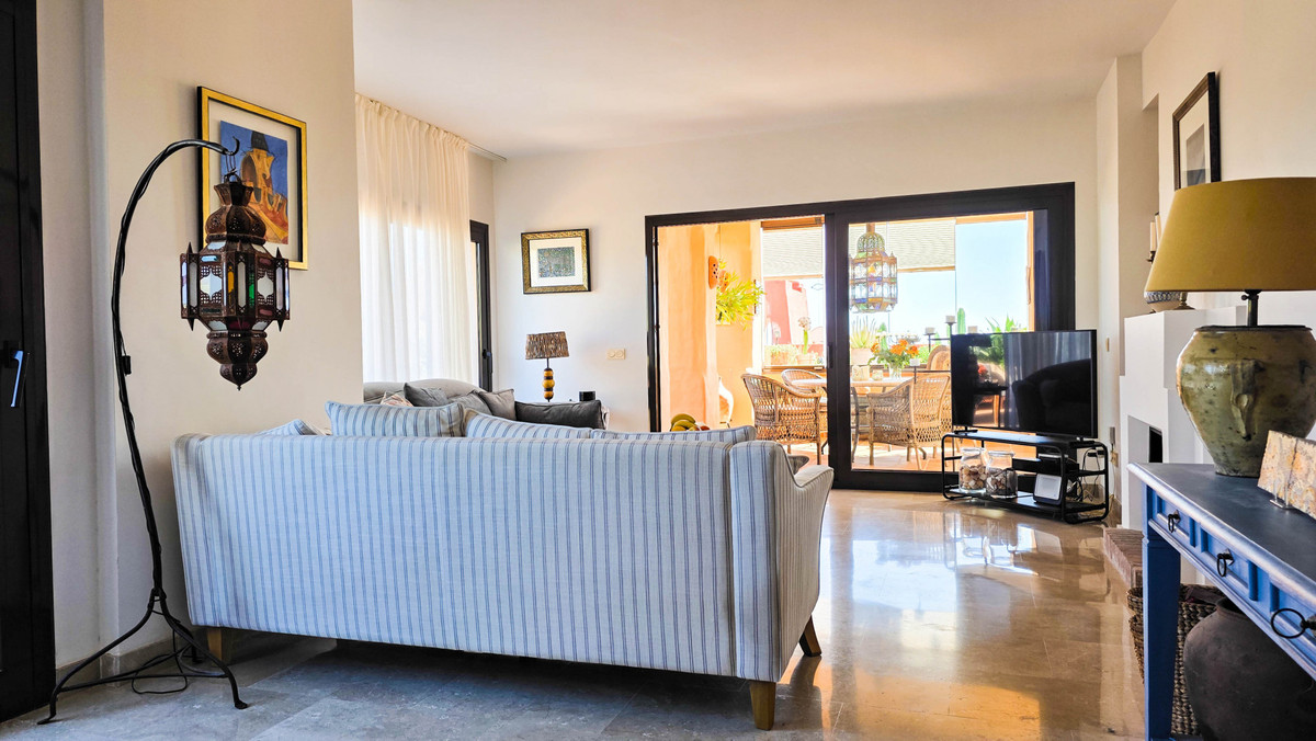 3 Bed Apartment for sale in La Duquesa Costa Del Sol, Málaga, Spain