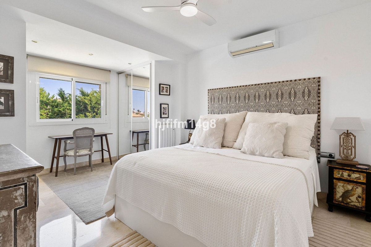 Se vende Villa - Chalet de 5 dormitorios en Costa Del Sol, Málaga, España