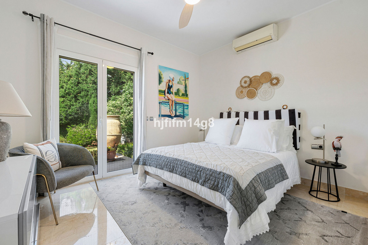 Se vende Villa - Chalet de 5 dormitorios en Costa Del Sol, Málaga, España