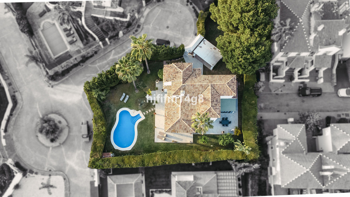 Se vende Villa - Chalet de 5 dormitorios en Costa Del Sol, Málaga, España