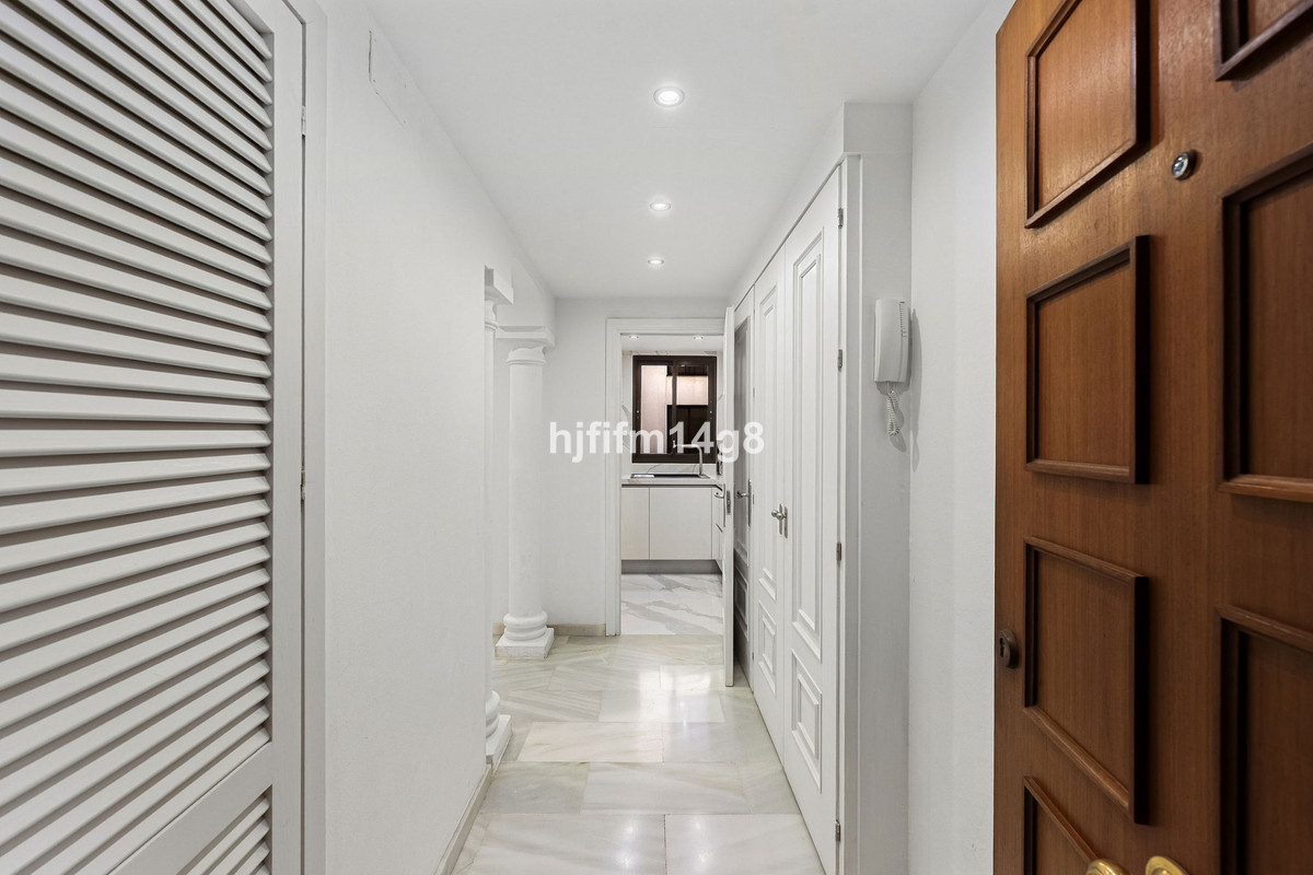 2 Bed Apartment for sale in Puerto Banús Costa Del Sol, Málaga, Spain
