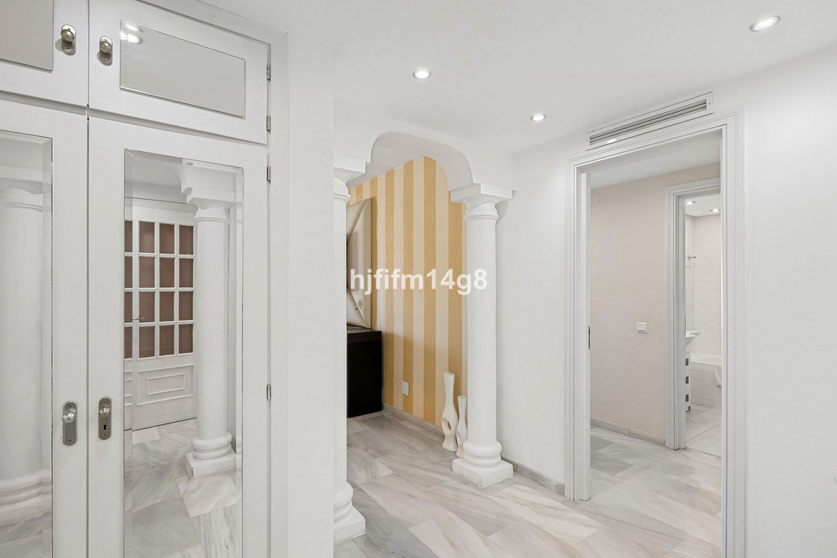 2 Bed Apartment for sale in Puerto Banús Costa Del Sol, Málaga, Spain