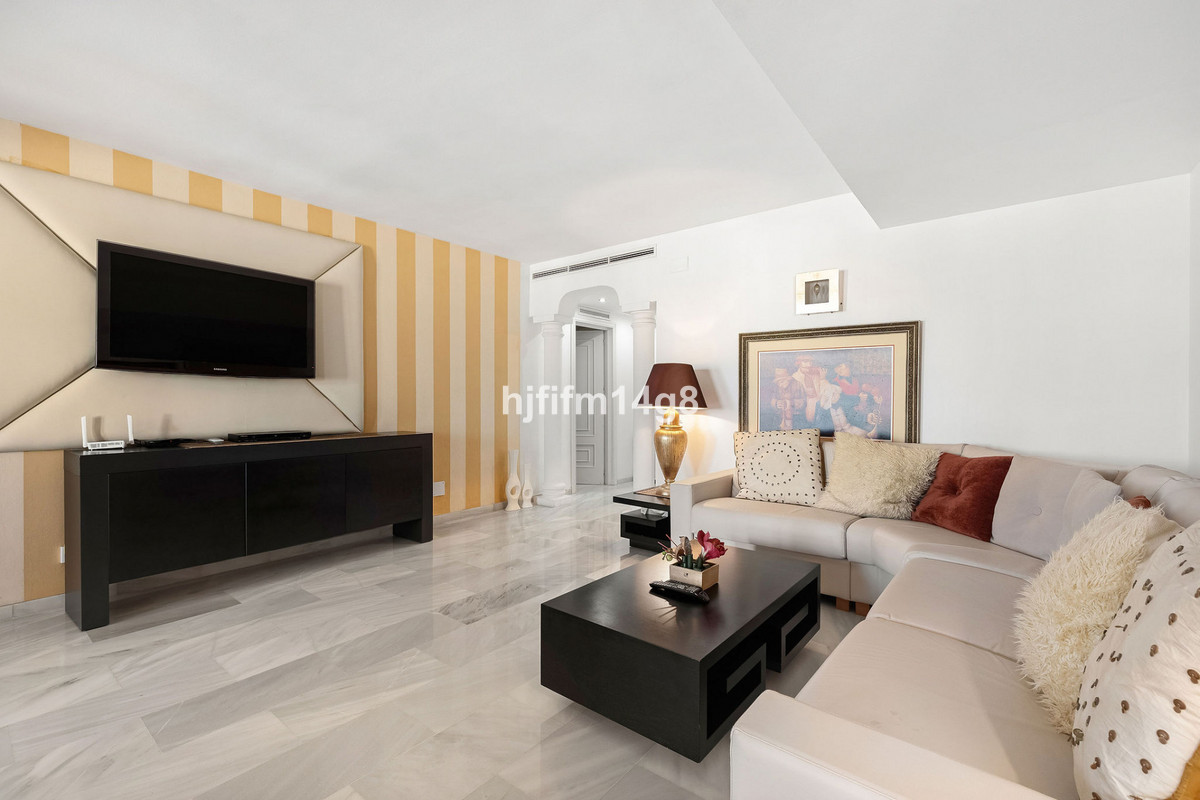 2 Bed Apartment for sale in Puerto Banús Costa Del Sol, Málaga, Spain
