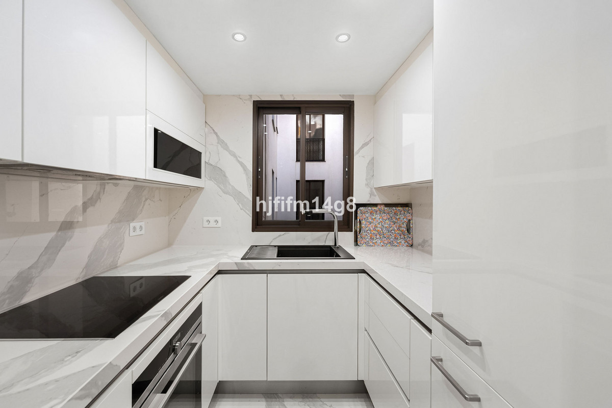 2 Bed Apartment for sale in Puerto Banús Costa Del Sol, Málaga, Spain
