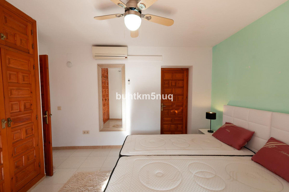 Se vende Villa - Chalet de 3 dormitorios en Costa Blanca, Alicante, España