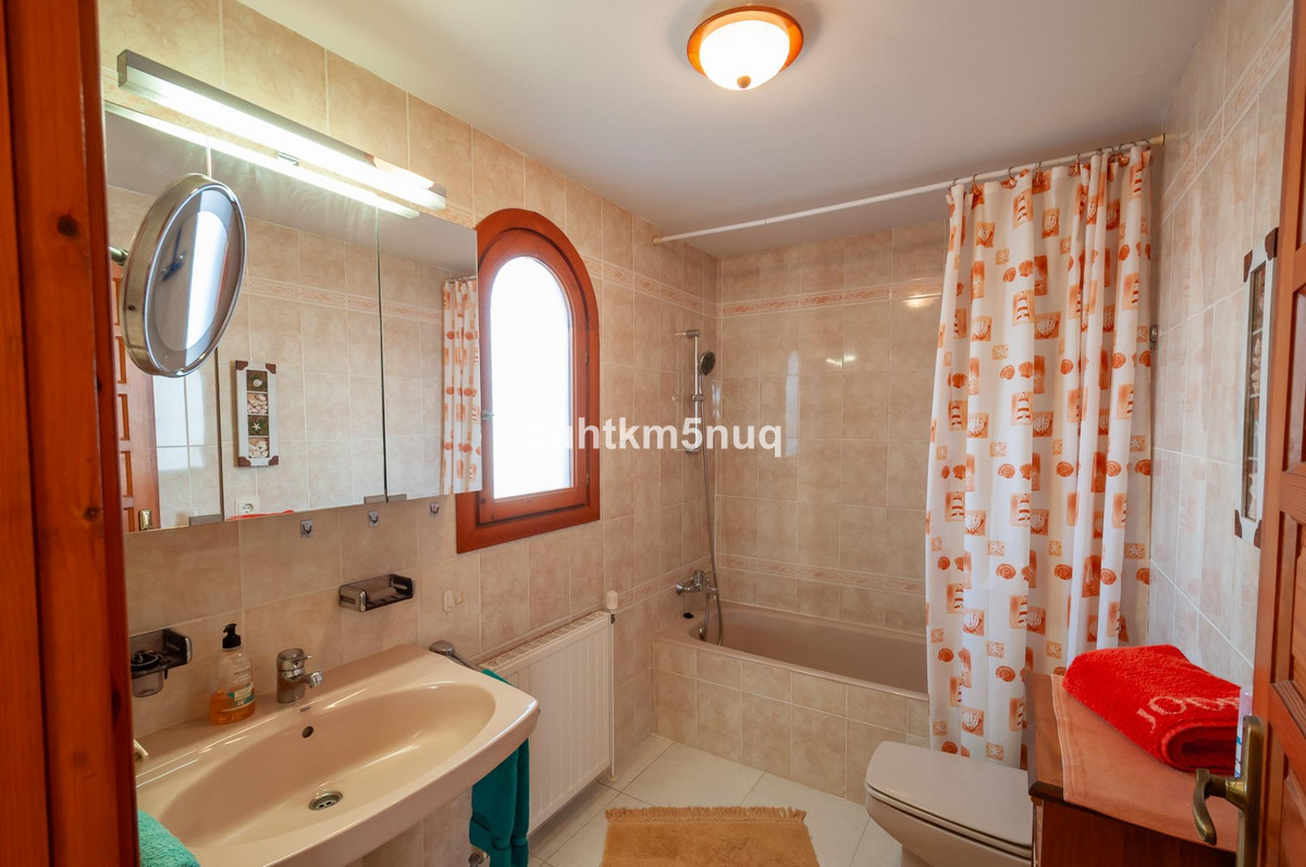 Se vende Villa - Chalet de 3 dormitorios en Costa Blanca, Alicante, España