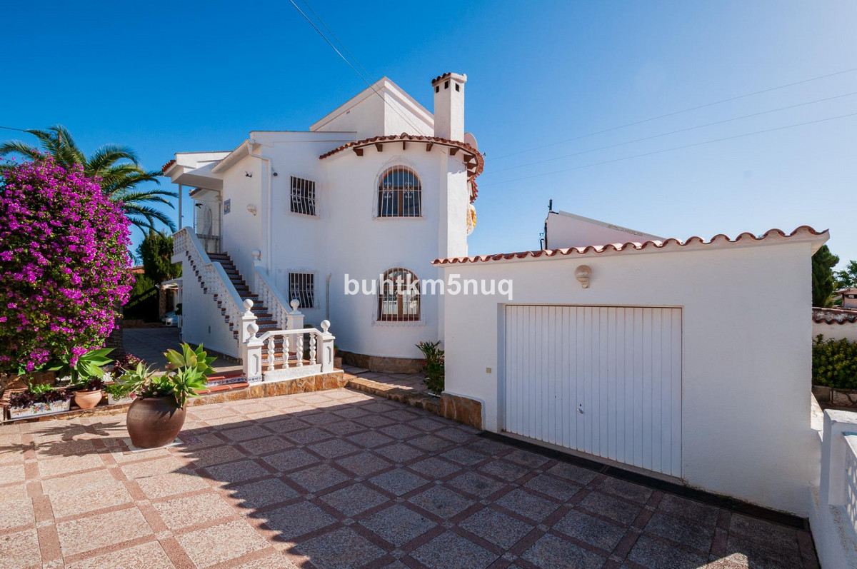 Se vende Villa - Chalet de 3 dormitorios en Costa Blanca, Alicante, España