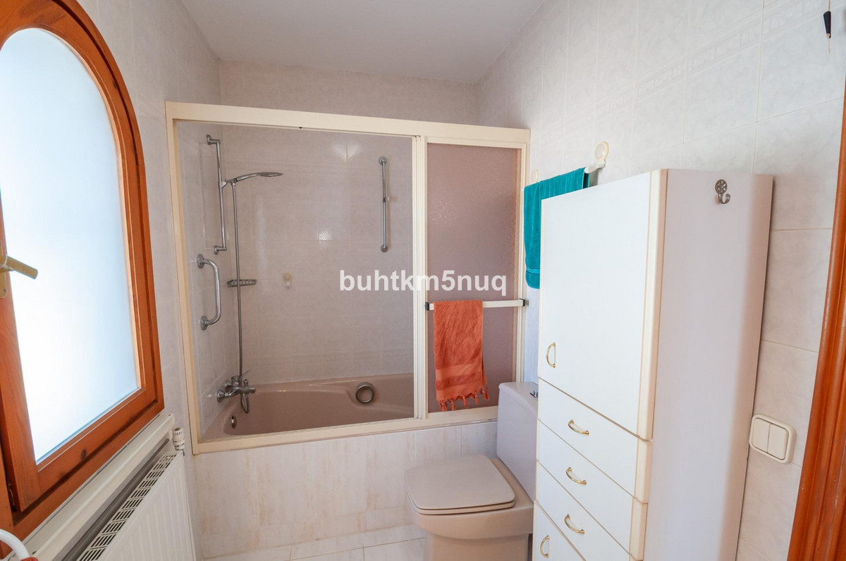 Se vende Villa - Chalet de 3 dormitorios en Costa Blanca, Alicante, España