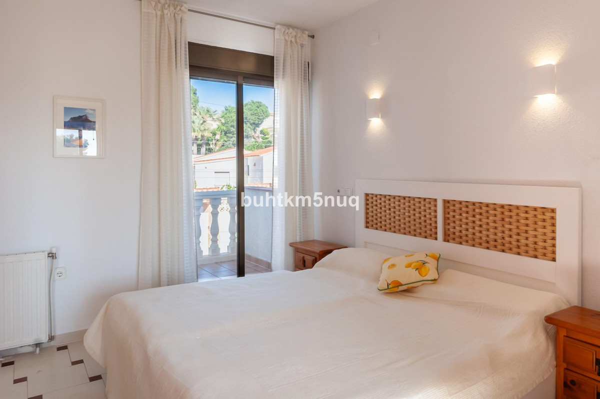 Se vende Villa - Chalet de 3 dormitorios en Costa Blanca, Alicante, España
