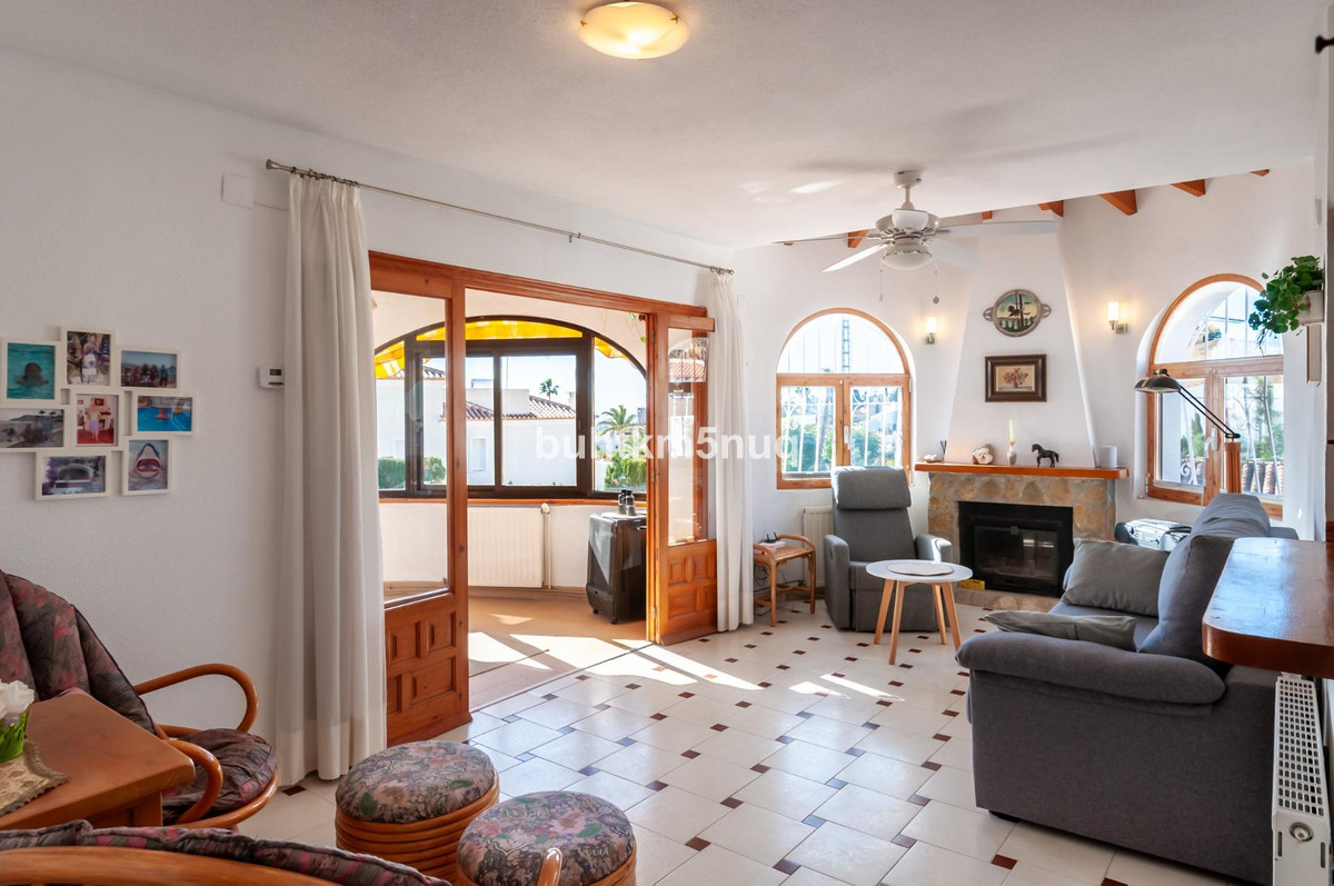 Se vende Villa - Chalet de 3 dormitorios en Costa Blanca, Alicante, España