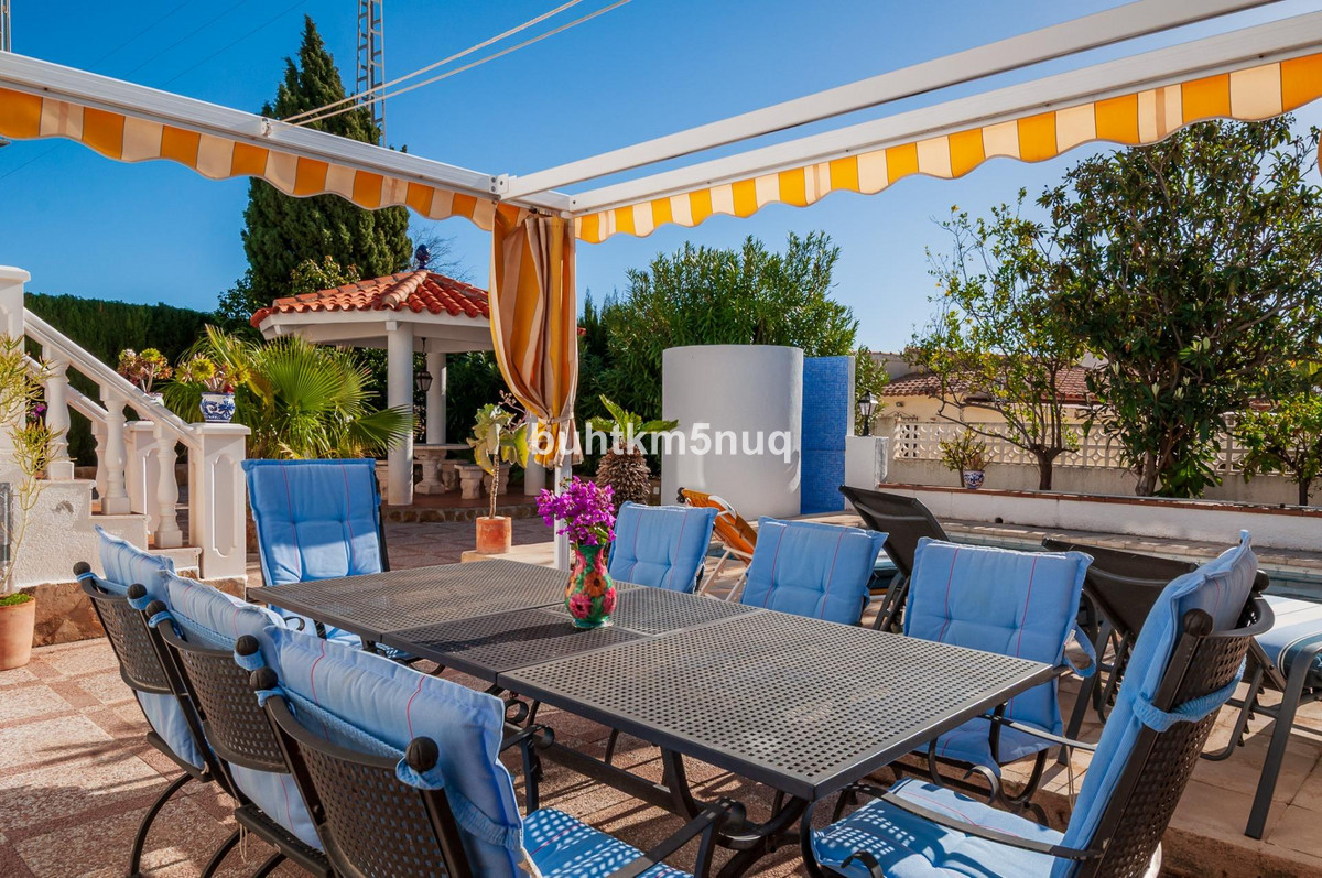 Se vende Villa - Chalet de 3 dormitorios en Costa Blanca, Alicante, España