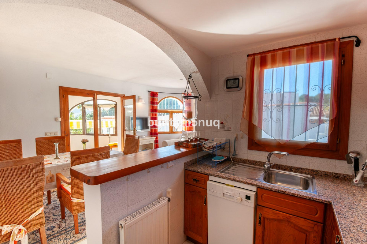 Se vende Villa - Chalet de 3 dormitorios en Costa Blanca, Alicante, España