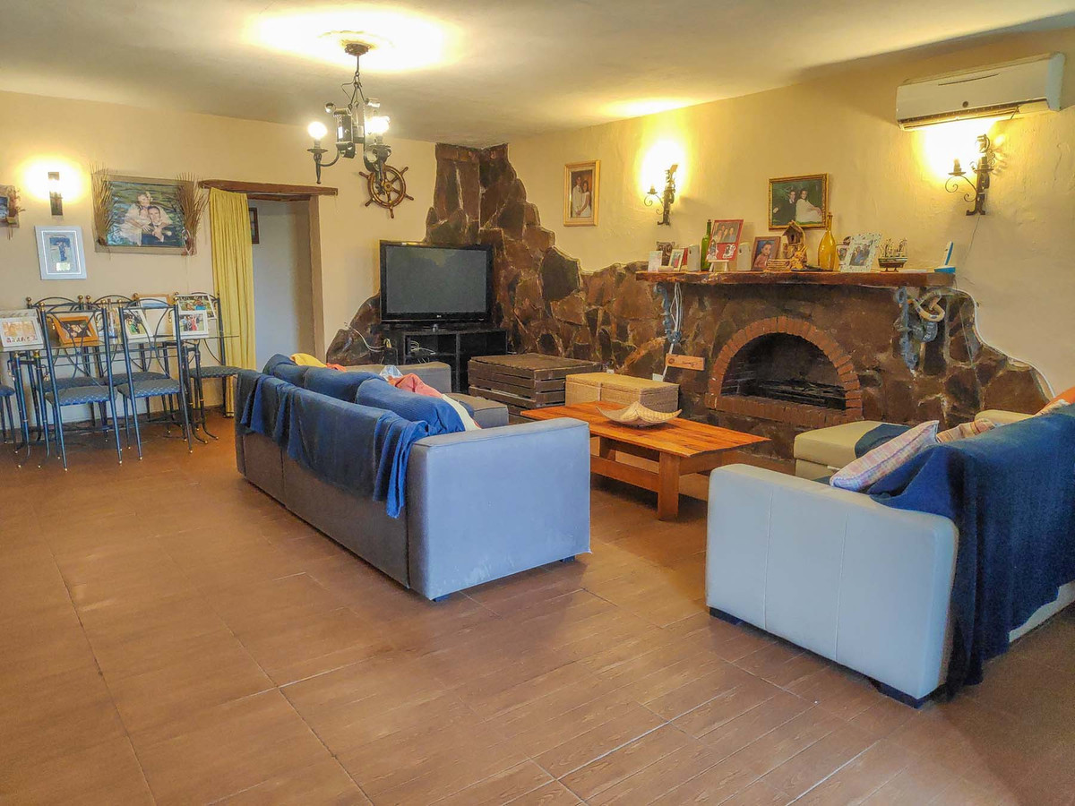Se vende Villa - Chalet de 6 dormitorios en Costa Del Sol, Málaga, España