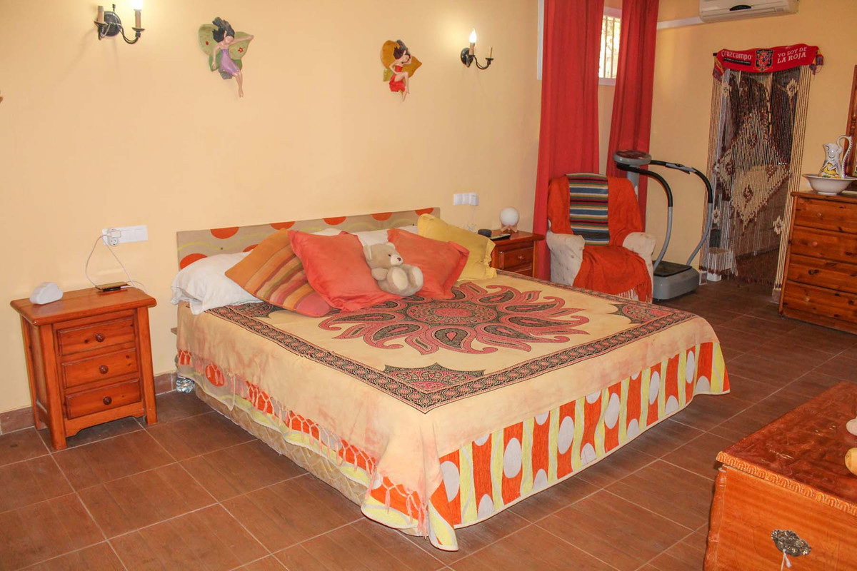 Se vende Villa - Chalet de 6 dormitorios en Costa Del Sol, Málaga, España