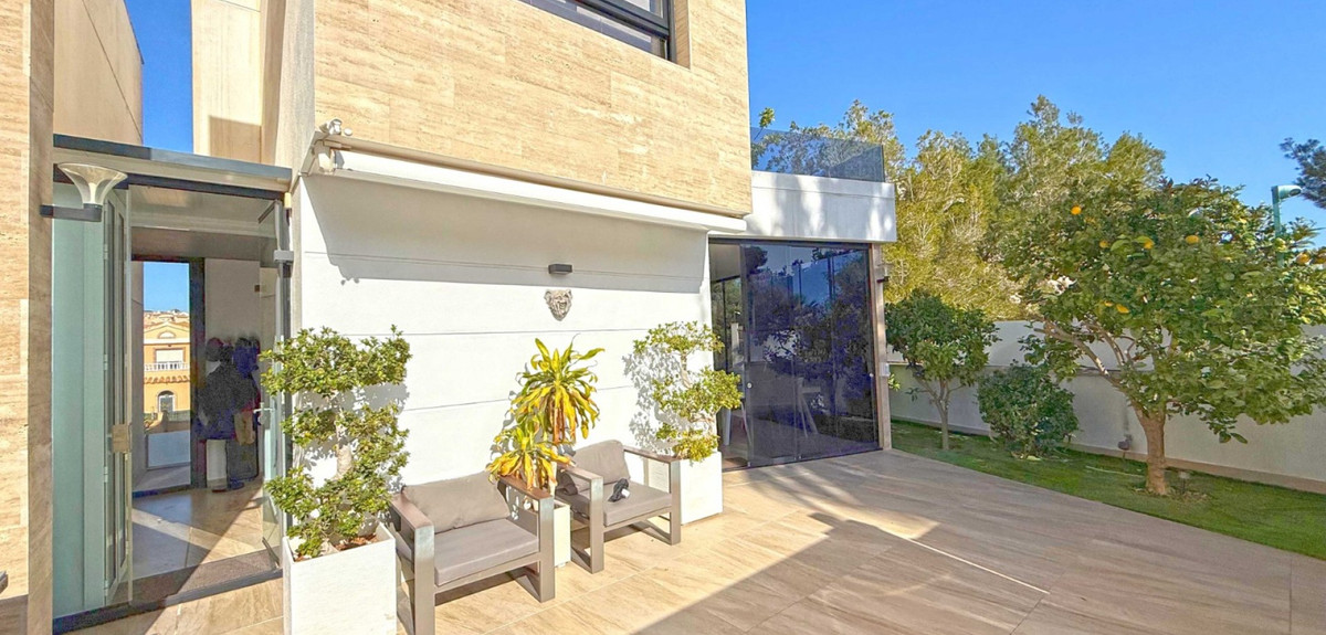 Se vende Villa - Chalet de 3 dormitorios en Costa Blanca, Alicante, España