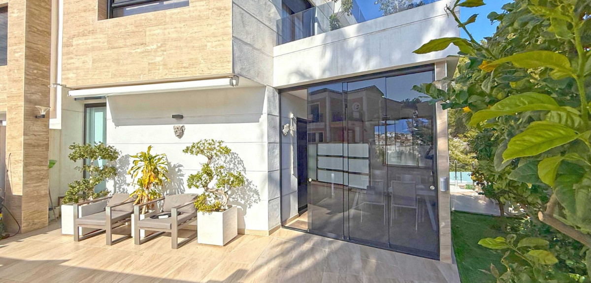 Se vende Villa - Chalet de 3 dormitorios en Costa Blanca, Alicante, España