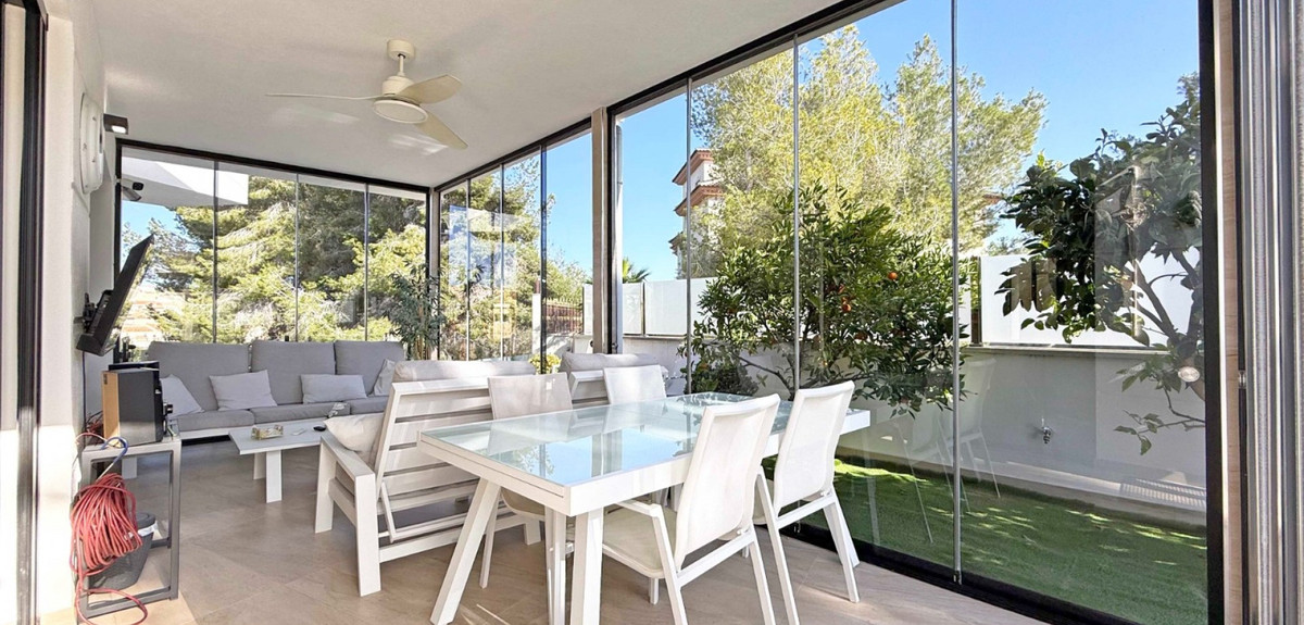 Se vende Villa - Chalet de 3 dormitorios en Costa Blanca, Alicante, España