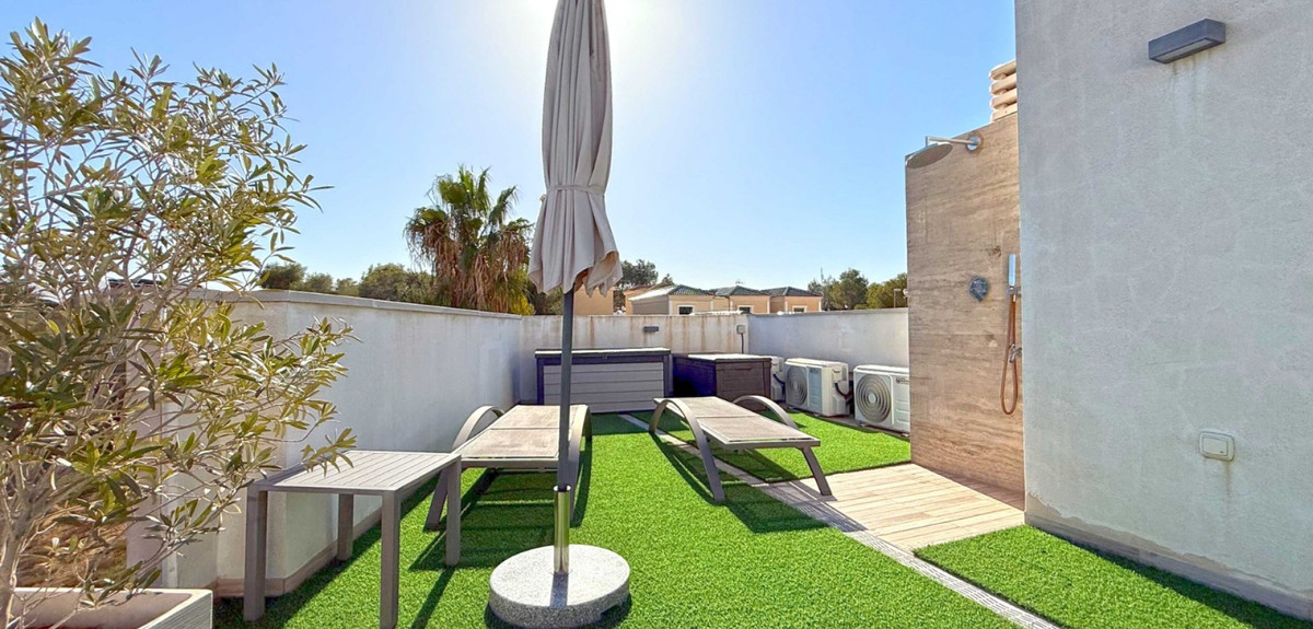 Se vende Villa - Chalet de 3 dormitorios en Costa Blanca, Alicante, España