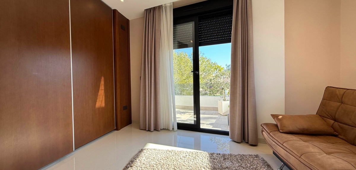 Se vende Villa - Chalet de 3 dormitorios en Costa Blanca, Alicante, España