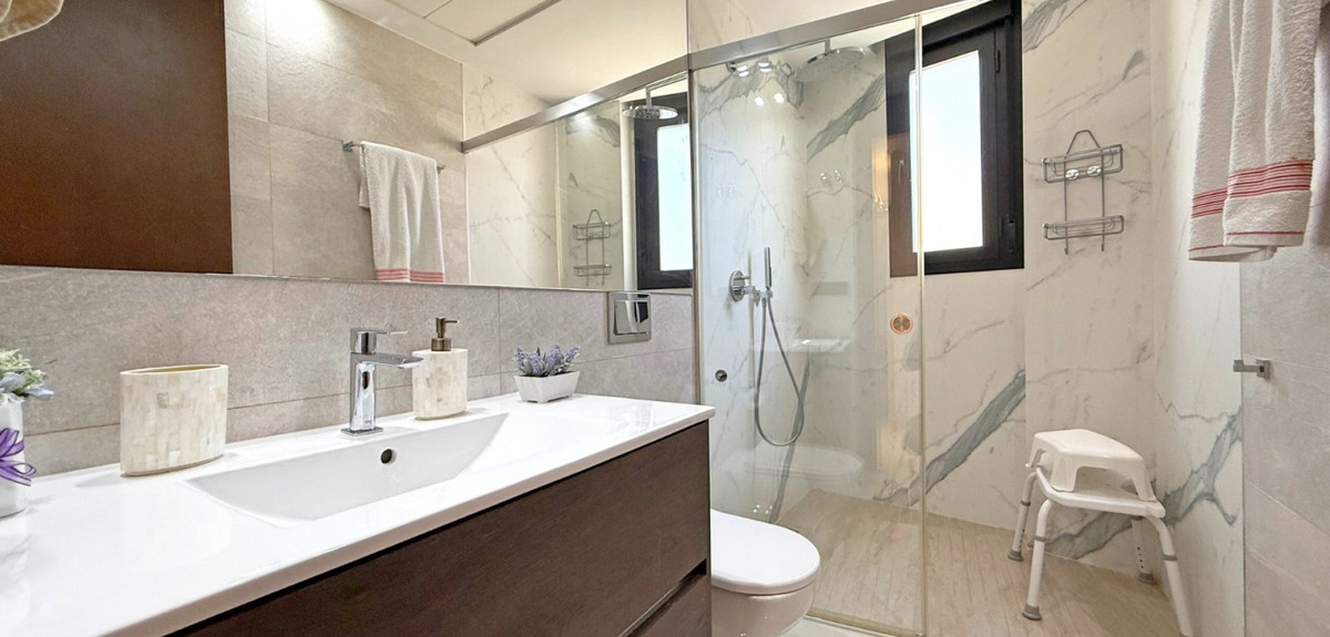 Se vende Villa - Chalet de 3 dormitorios en Costa Blanca, Alicante, España