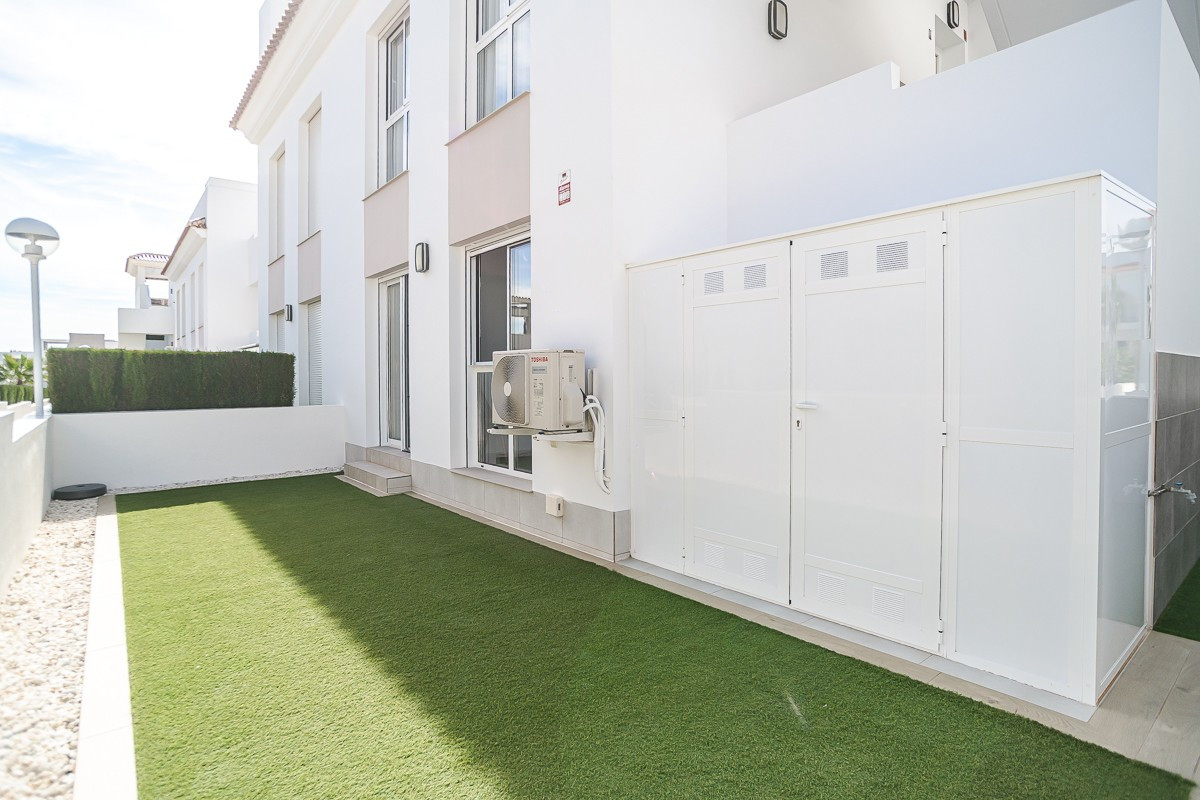 Se vende Apartamento Planta Baja de 2 dormitorios en Costa Blanca, Alicante, España