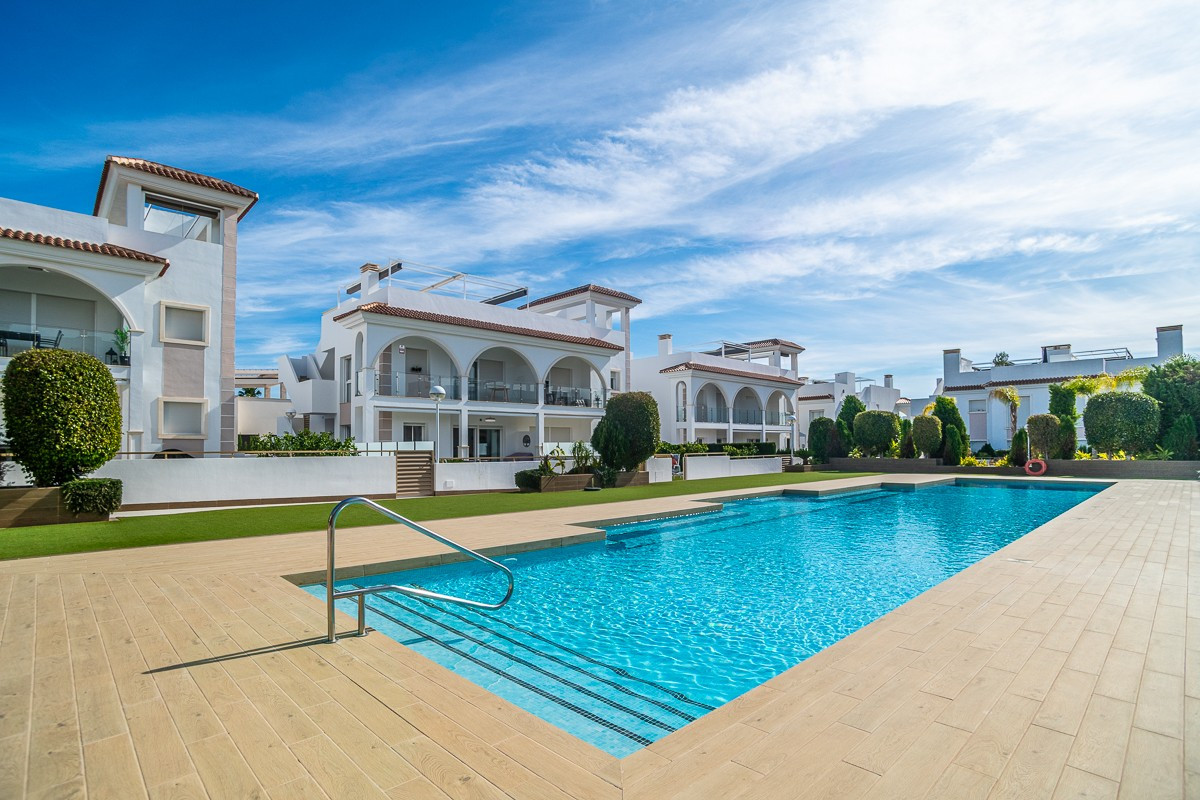 Se vende Apartamento Planta Baja de 2 dormitorios en Costa Blanca, Alicante, España
