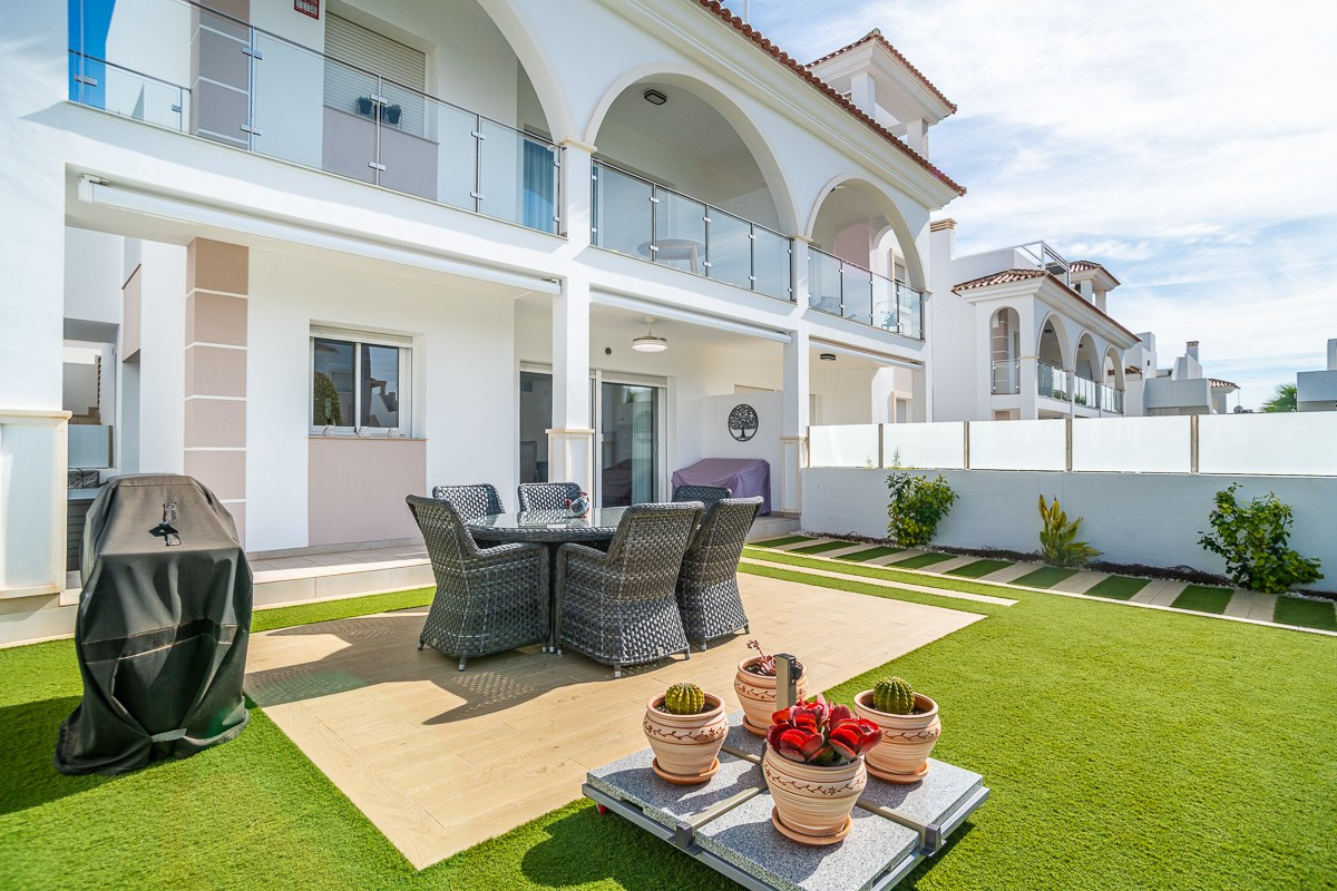 Se vende Apartamento Planta Baja de 2 dormitorios en Costa Blanca, Alicante, España