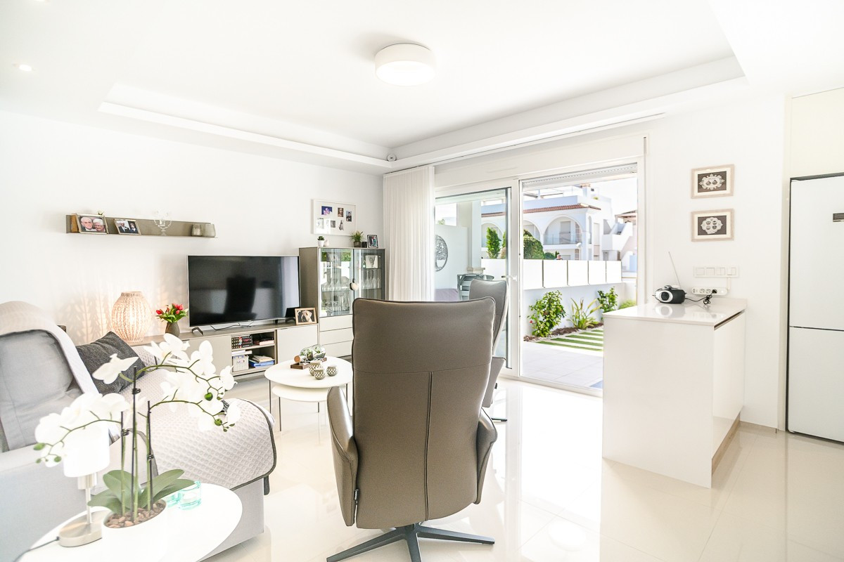 Se vende Apartamento Planta Baja de 2 dormitorios en Costa Blanca, Alicante, España