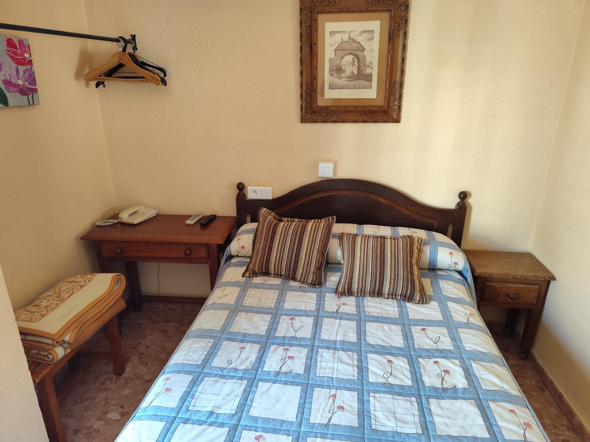 12 Bed Commercial unit for sale in Ronda Costa Del Sol, Málaga, Spain