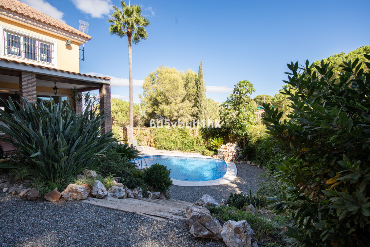 5 Bed Townhouse for sale in Alhaurín De La Torre Costa Del Sol, Málaga, Spain