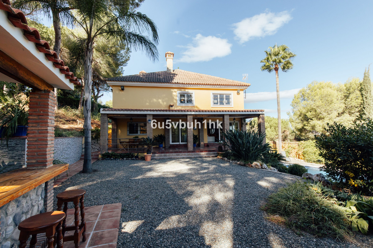 5 Bed Townhouse for sale in Alhaurín De La Torre Costa Del Sol, Málaga, Spain