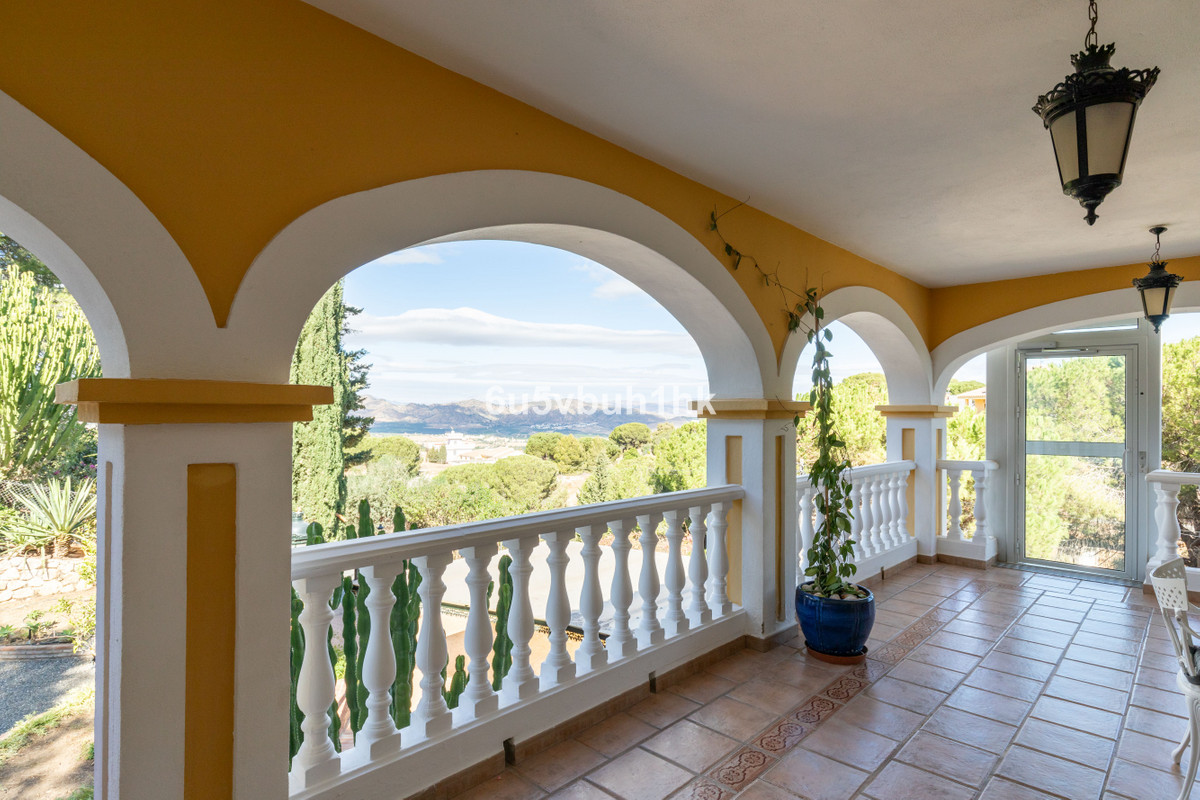 5 Bed Townhouse for sale in Alhaurín De La Torre Costa Del Sol, Málaga, Spain