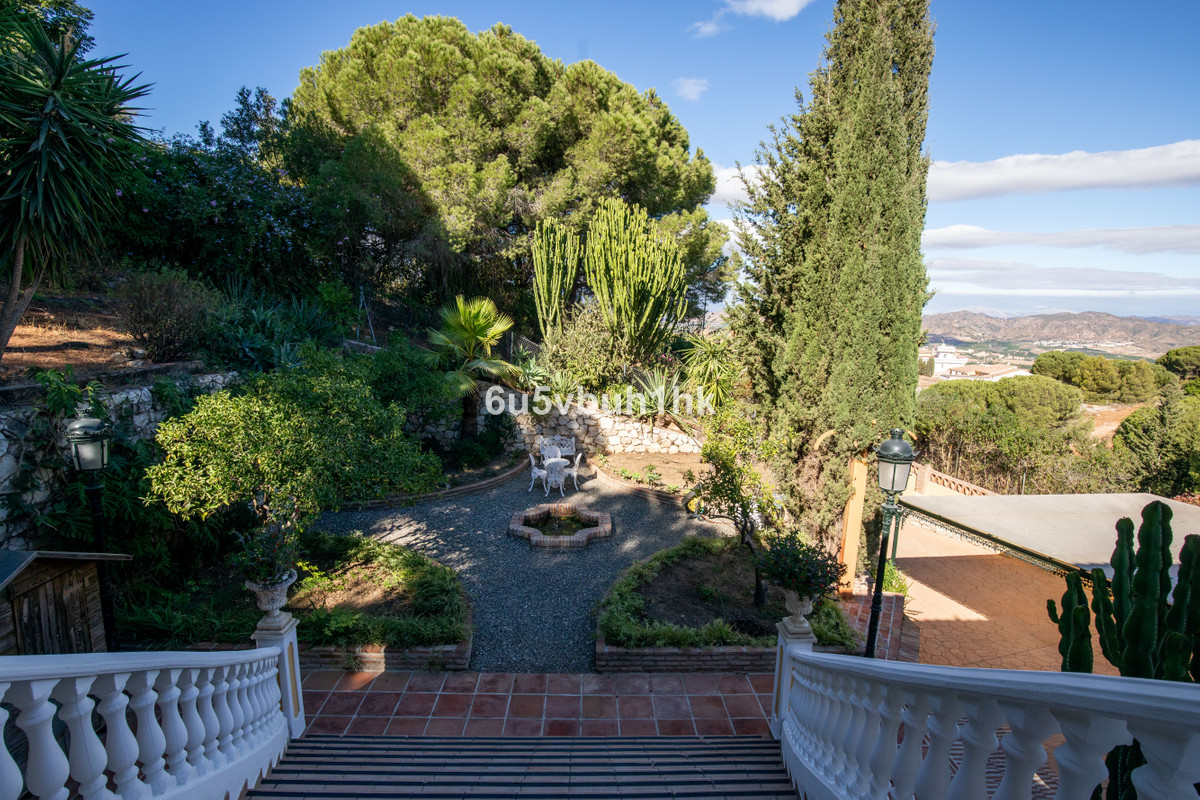5 Bed Townhouse for sale in Alhaurín De La Torre Costa Del Sol, Málaga, Spain