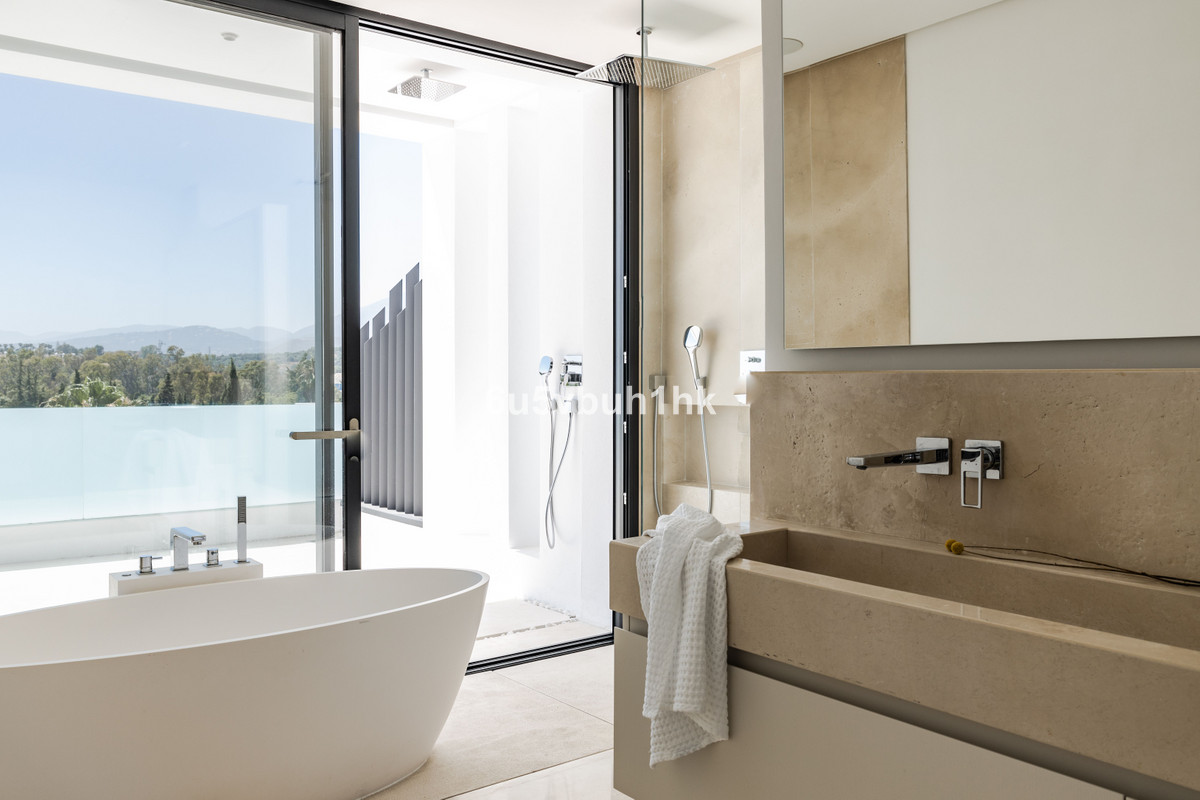 Se vende Villa - Chalet de 6 dormitorios en Costa Del Sol, Málaga, España