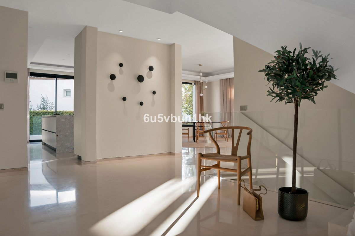 Se vende Villa - Chalet de 6 dormitorios en Costa Del Sol, Málaga, España