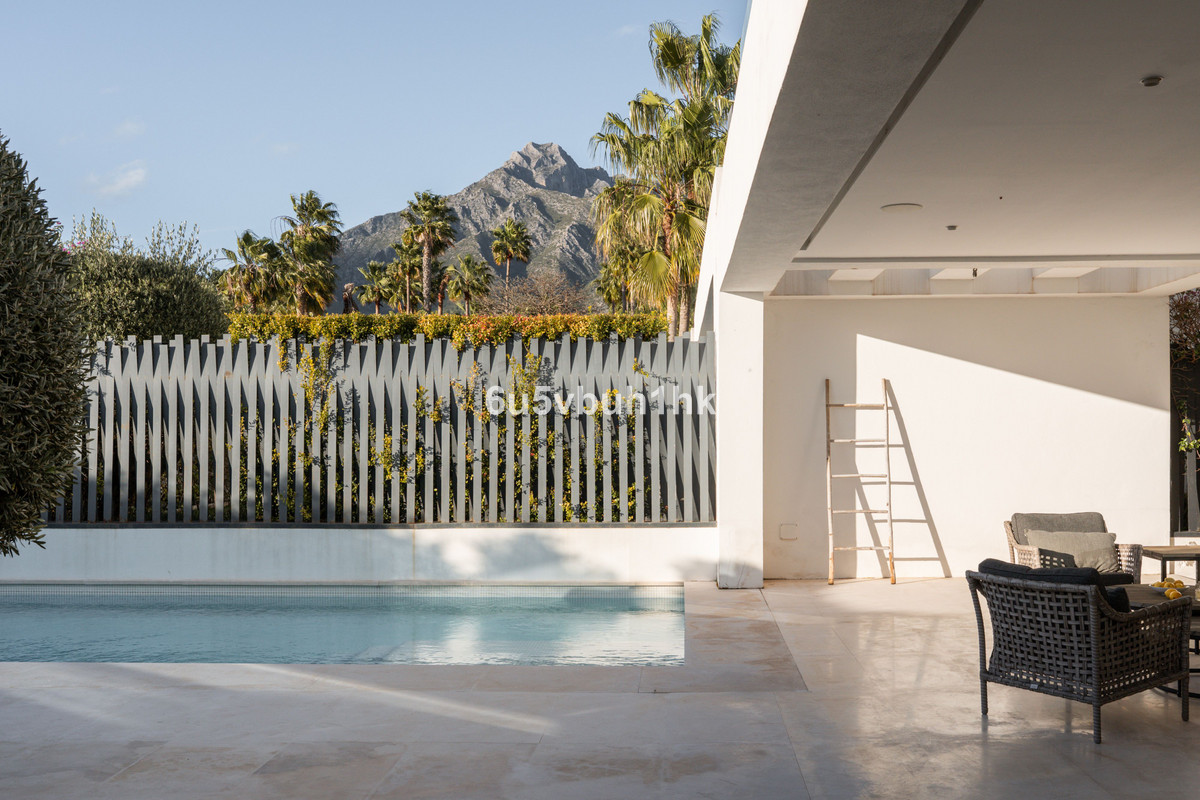 Se vende Villa - Chalet de 6 dormitorios en Costa Del Sol, Málaga, España