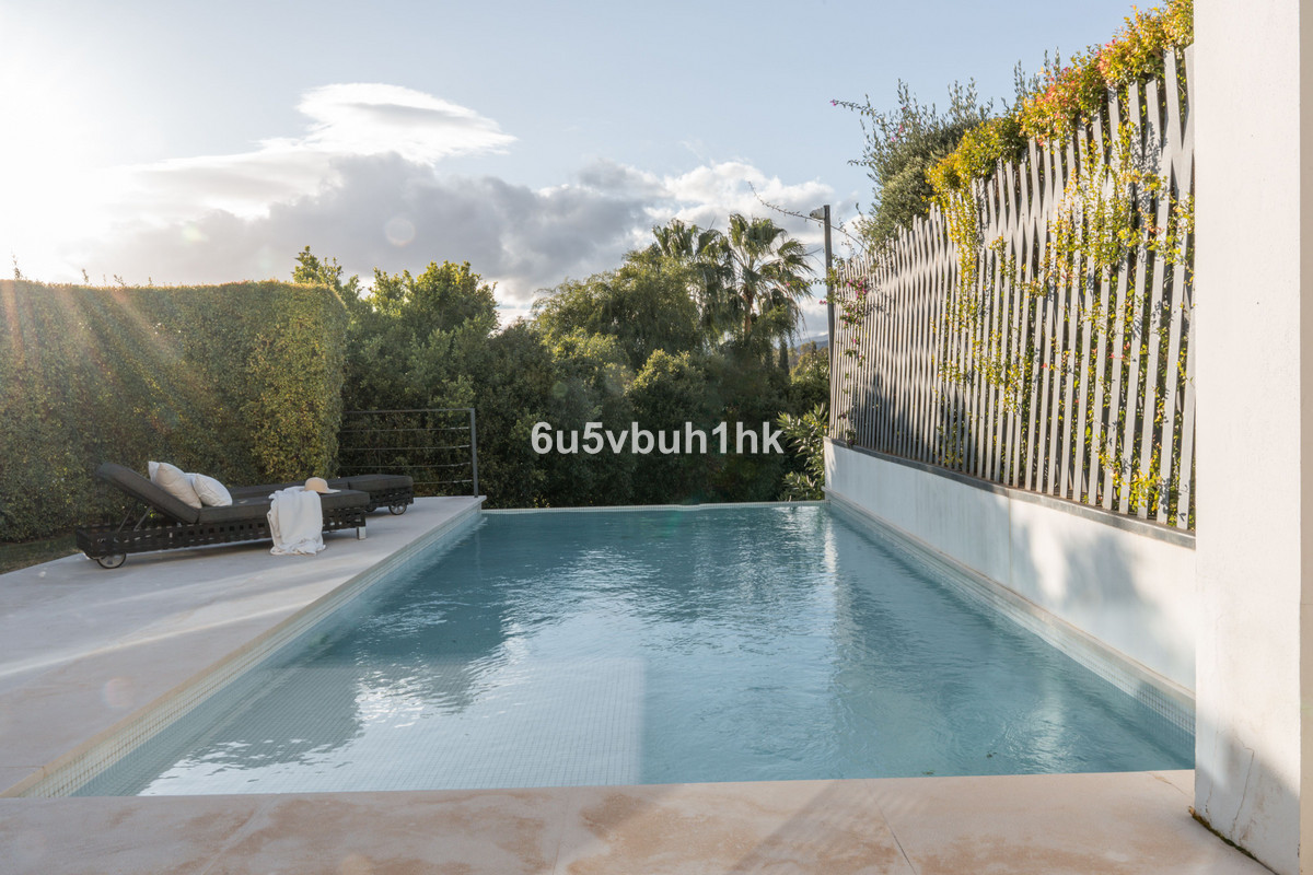 Se vende Villa - Chalet de 6 dormitorios en Costa Del Sol, Málaga, España