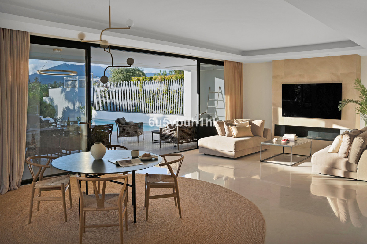 Se vende Villa - Chalet de 6 dormitorios en Costa Del Sol, Málaga, España